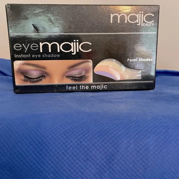 Eye Majic Other - Eye Majic #19 Instant pearl shadow. 10 pair easy applications for single use.